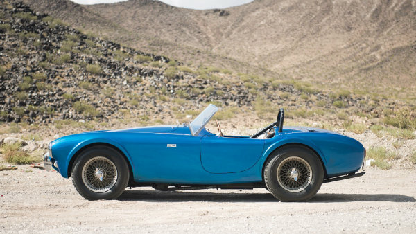 most-expensive-american-car-ever-sold-at-auction-is-carroll-shelbys-cobra-110492_1