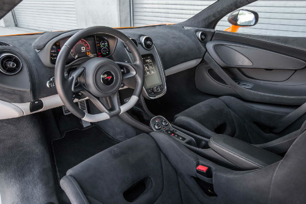 2016-McLaren-570S-interior-w600-h600