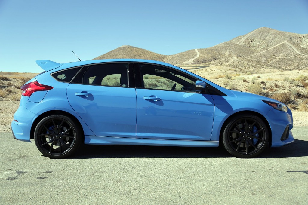 2017-ford-focus-rs-coty-09