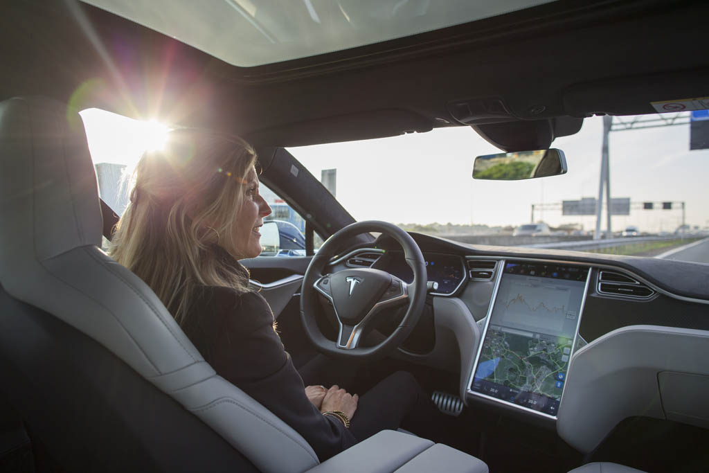 Tesla Tests Self-Driving Technology