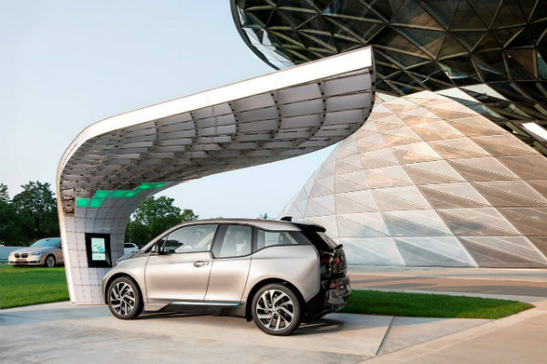 bmw-point-one-s-solar-station-is-the-best-looking-charger-for-your-i3_1