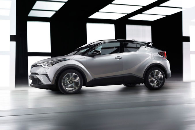 2016-Toyota-C-HR-side-profile-in-motion